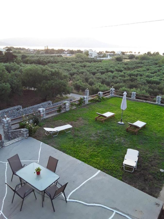 Marianos Apartments Kissamos Bagian luar foto