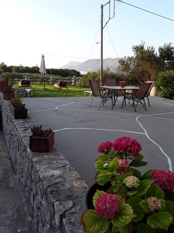 Marianos Apartments Kissamos Bagian luar foto